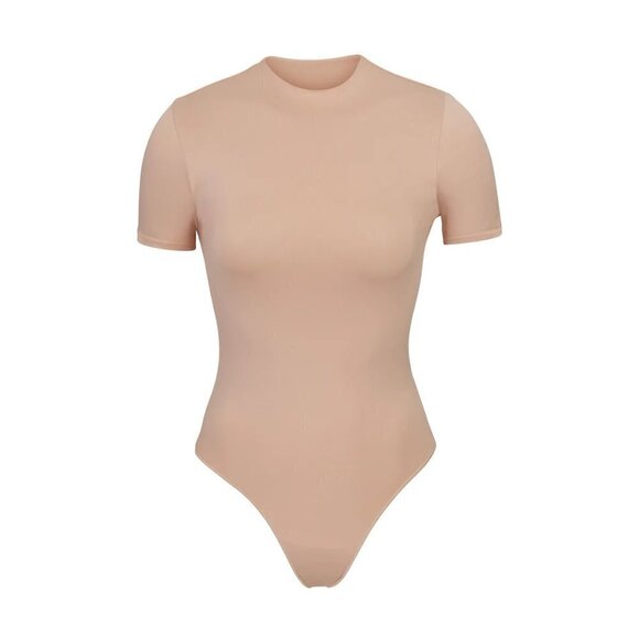 SKIMS Essential T-Shirt Thong Bodysuit in Sandstone Large/X-Large - Picture 2 of 8